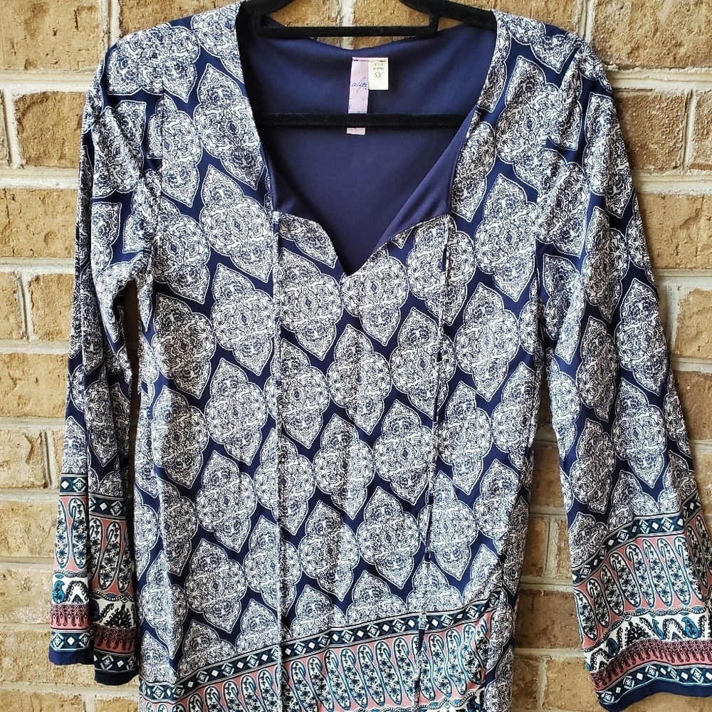 Alga Tie Front Tunic Blouse - Picture 3 of 7